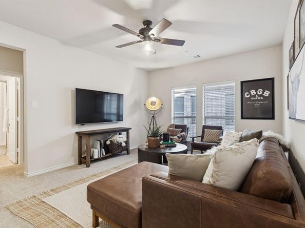 2005  Downing Street , Allen Texas 75013