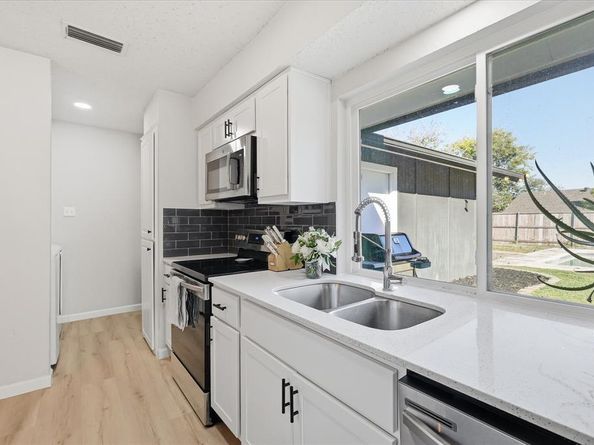 2013  Cedarwood Drive , Carrollton Texas 75007