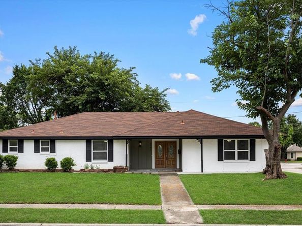 2956  Las Campanas Drive , Farmers Branch Texas 75234