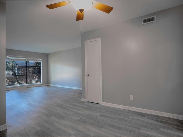 3031  Mahanna Springs Drive  D  Bldg B, Dallas Texas 75235