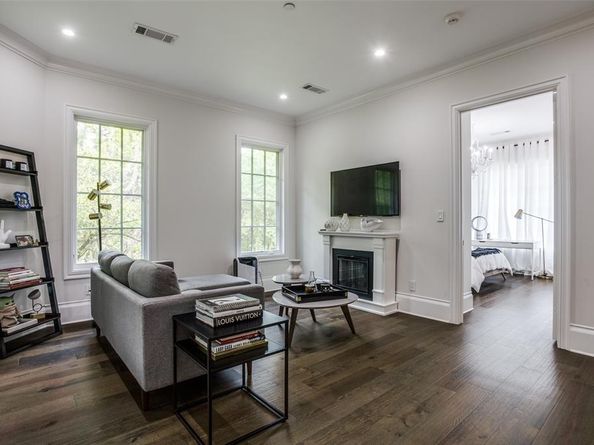 9520  Hathaway Street , Dallas Texas 75220