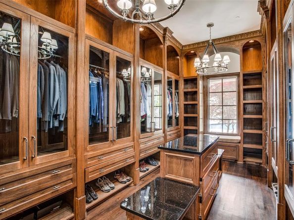 9520  Hathaway Street , Dallas Texas 75220