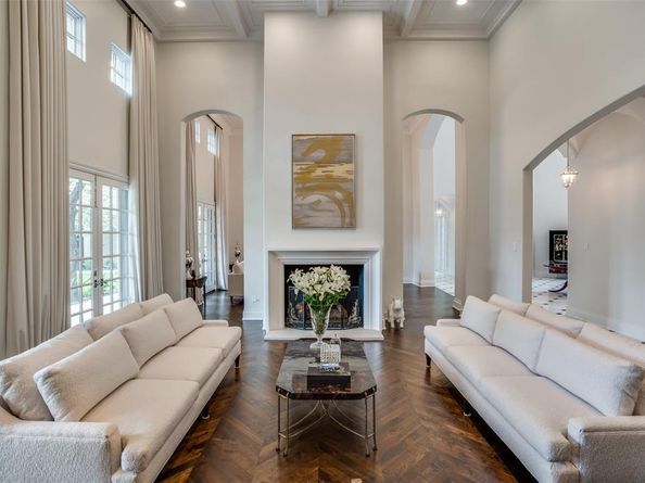 9520  Hathaway Street , Dallas Texas 75220