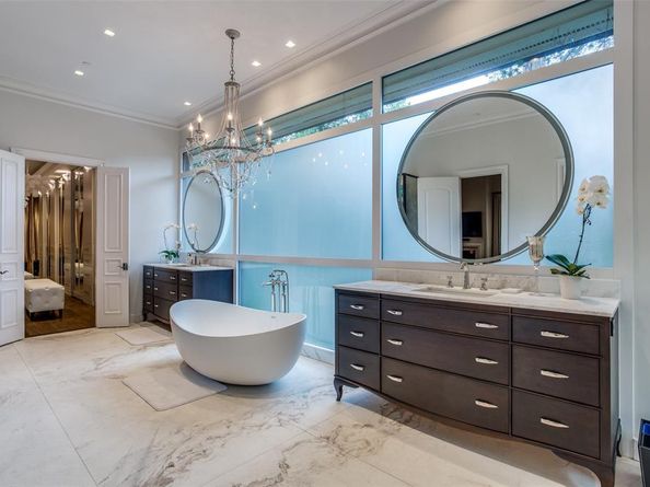 9520  Hathaway Street , Dallas Texas 75220