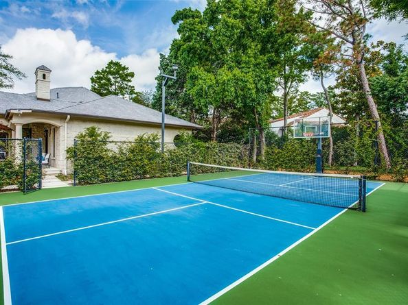 9520  Hathaway Street , Dallas Texas 75220