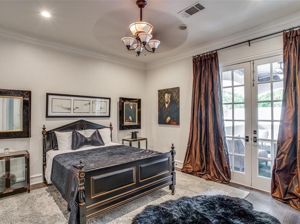 9520  Hathaway Street , Dallas Texas 75220