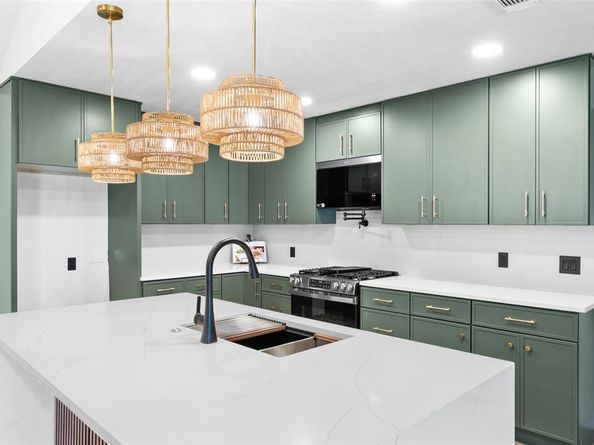 13427  Belmark Circle , Dallas Texas 75243