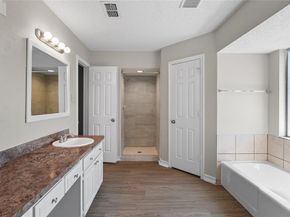 908  Highcrest Court , Arlington Texas 76017