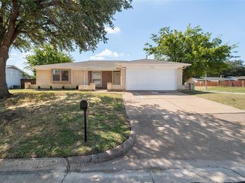 908  Highcrest Court 