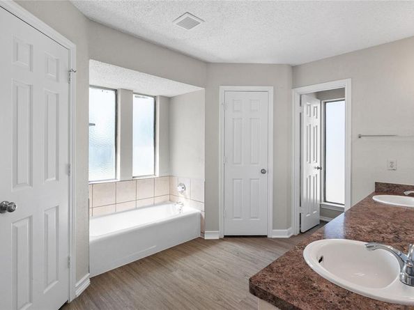 908  Highcrest Court , Arlington Texas 76017