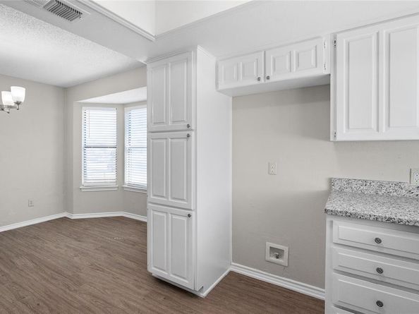908  Highcrest Court , Arlington Texas 76017