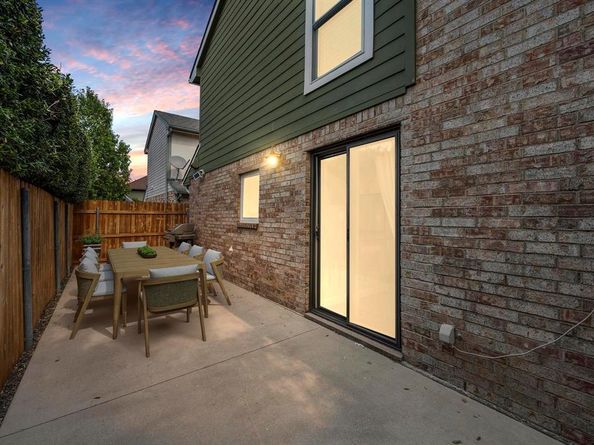 1428  McCoy Street , Dallas Texas 75204
