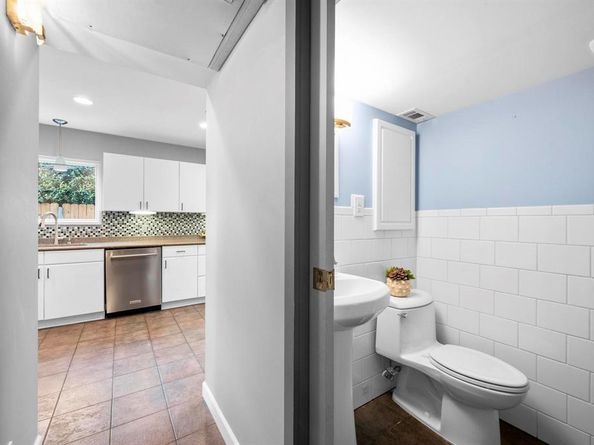 1428  McCoy Street , Dallas Texas 75204