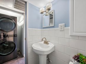 1428  McCoy Street , Dallas Texas 75204