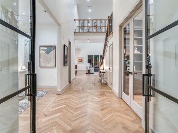 3903  Lively Lane , Dallas Texas 75220