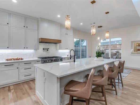3903  Lively Lane , Dallas Texas 75220