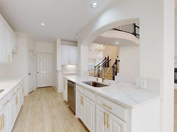 8709  Thompson Drive , Lantana Texas 76226