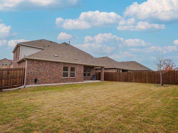 10305  Plumlee Lane , Aubrey Texas 76227