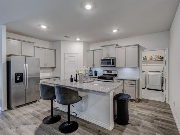 10305  Plumlee Lane , Aubrey Texas 76227