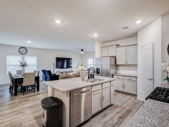 10305  Plumlee Lane , Aubrey Texas 76227