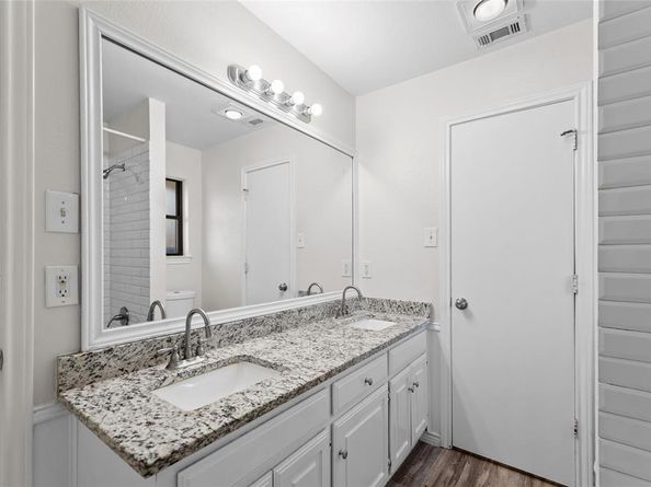 500  Pidgeon Court , DeSoto Texas 75115