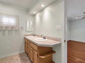 1832  Wonderlight Lane , Dallas Texas 75228