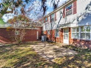 1832  Wonderlight Lane , Dallas Texas 75228