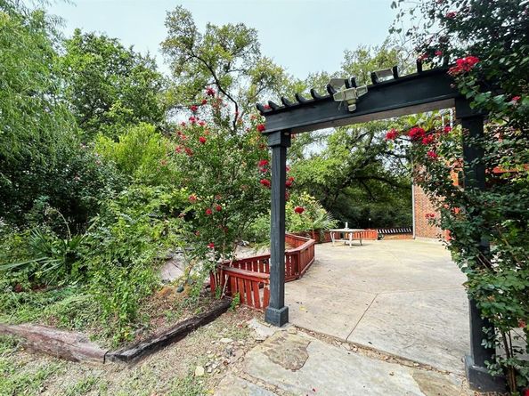 2460  Waterstone Drive , Cedar Hill Texas 75104