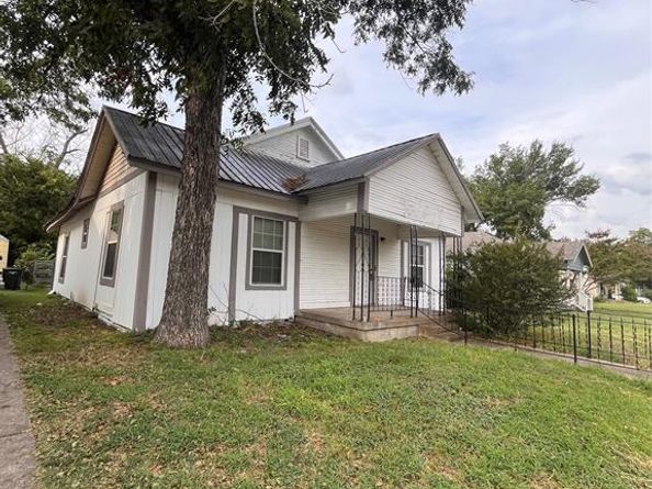 2928  Bomar Avenue , Fort Worth Texas 76103