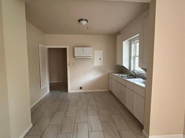 1466 E Myrtle Street , Fort Worth Texas 76104