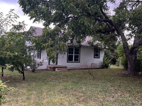 1466 E Myrtle Street , Fort Worth Texas 76104