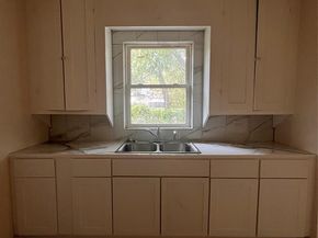 1466 E Myrtle Street , Fort Worth Texas 76104