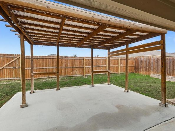 445  Pollyann Trail , Fort Worth Texas 76052