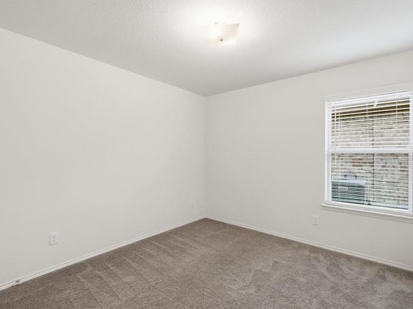 445  Pollyann Trail , Fort Worth Texas 76052