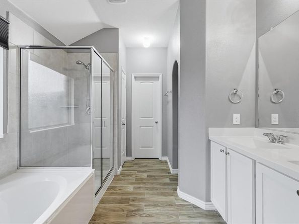 445  Pollyann Trail , Fort Worth Texas 76052