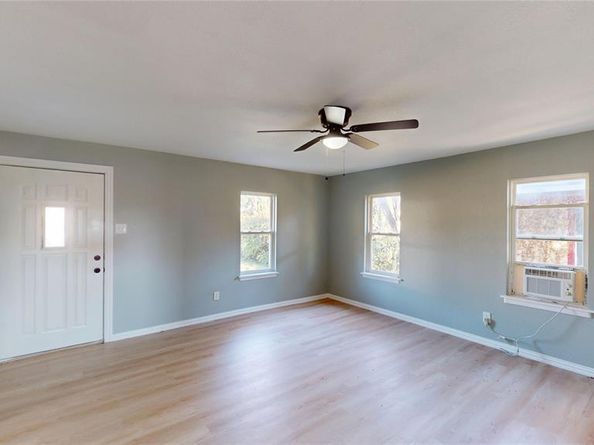 5729  Donnelly Avenue , Fort Worth Texas 76107