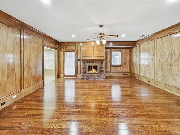 302  Apollo Road , Garland Texas 75040