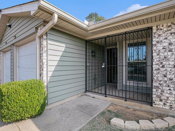 1417  Warren Lane , Fort Worth Texas 76112