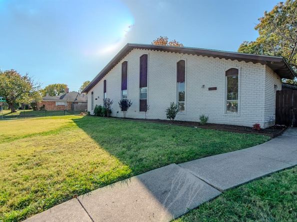 13351  Kit Lane , Dallas Texas 75240