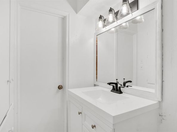 13351  Kit Lane , Dallas Texas 75240