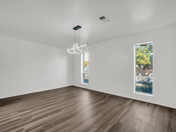 13351  Kit Lane , Dallas Texas 75240