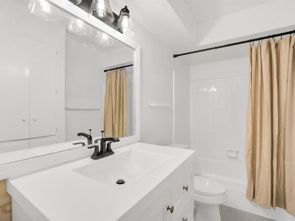 13351  Kit Lane , Dallas Texas 75240