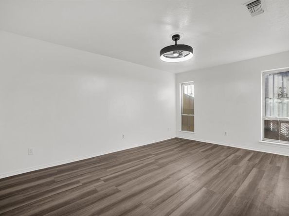 13351  Kit Lane , Dallas Texas 75240