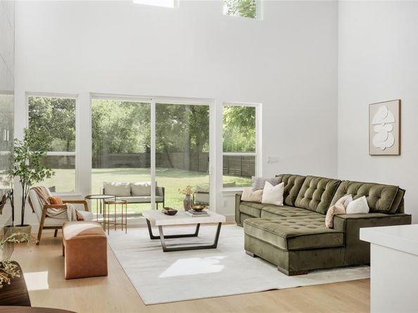 4046  Baker Avenue , Dallas Texas 75212