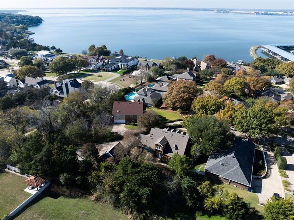 23  Lakeway Drive , Heath Texas 75032