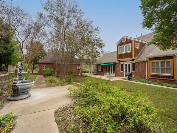 23  Lakeway Drive , Heath Texas 75032