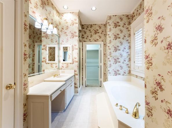 23  Lakeway Drive , Heath Texas 75032