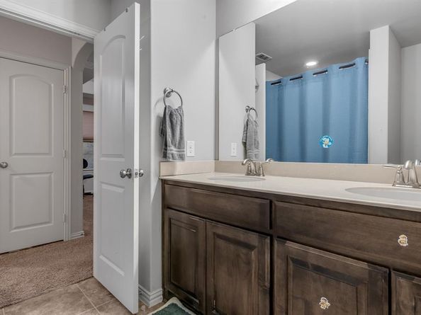 1229  Harris Hawk Way , Arlington Texas 76005