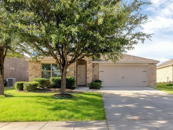 402  Andalusian Trail , Celina Texas 75009