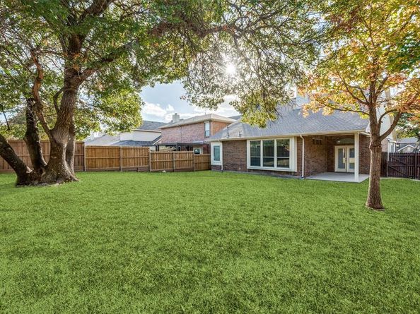 4742  Coyote Trail , Dallas Texas 75227